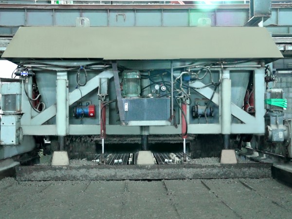 自動(dòng)布料機(jī)